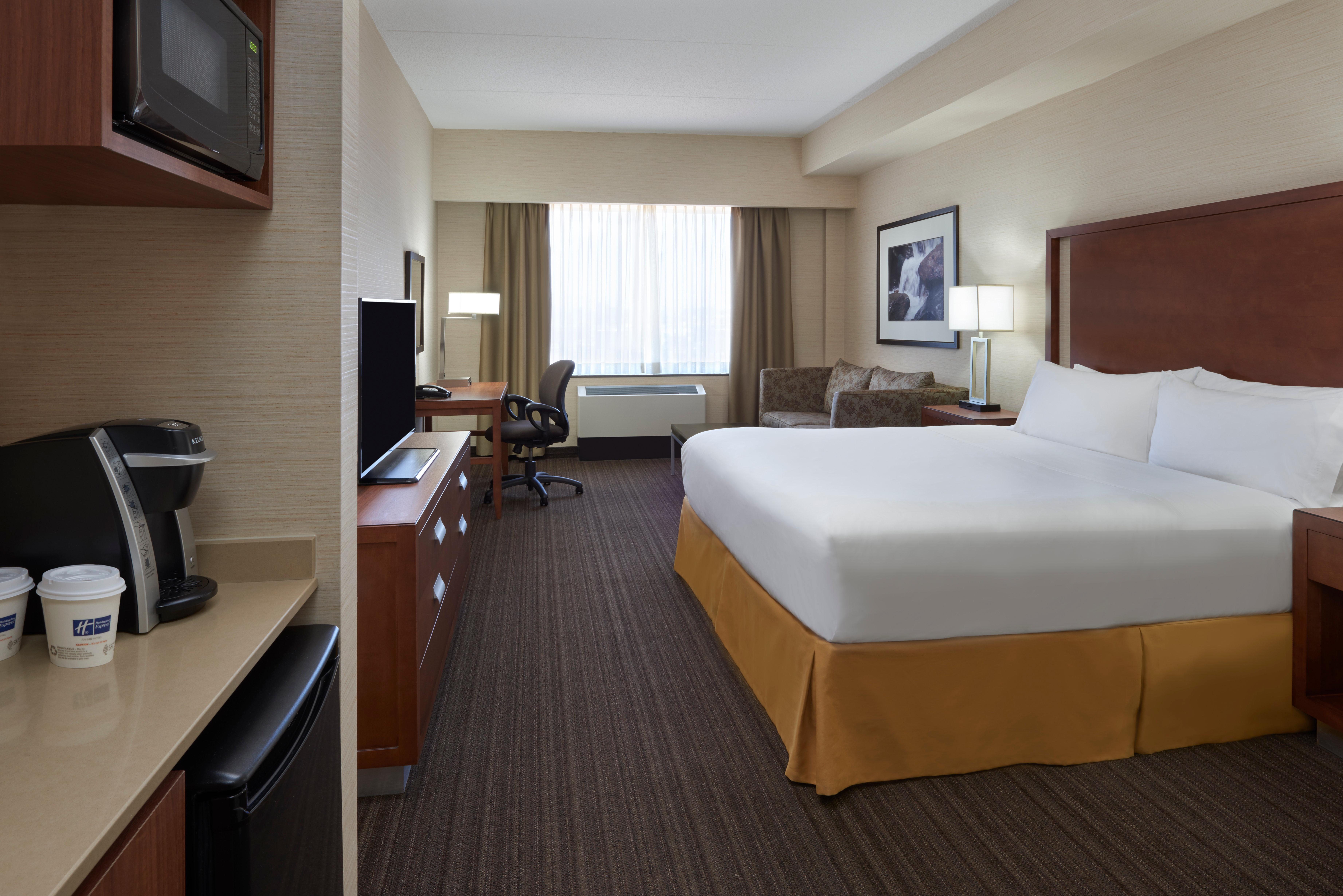 Holiday Inn Express & Suites Vaughan-Southwest, An Ihg Hotel Extérieur photo
